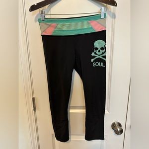 Black lululemon crop legging